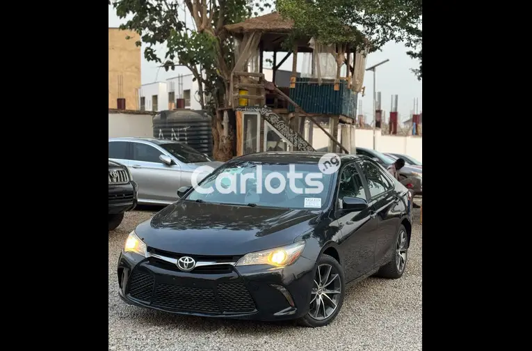 FOREIGN USED 2015 TOYOTA CAMRY XSE for sale in Abuja, FCT