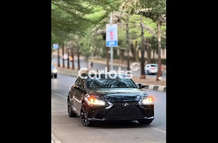 FOREIGN USED 2022 LEXUS ES350 F-SPORT for sale in Abuja, FCT - photo 2 of 5