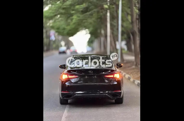 FOREIGN USED 2022 LEXUS ES350 F-SPORT for sale in Abuja, FCT - thumbnail 5
