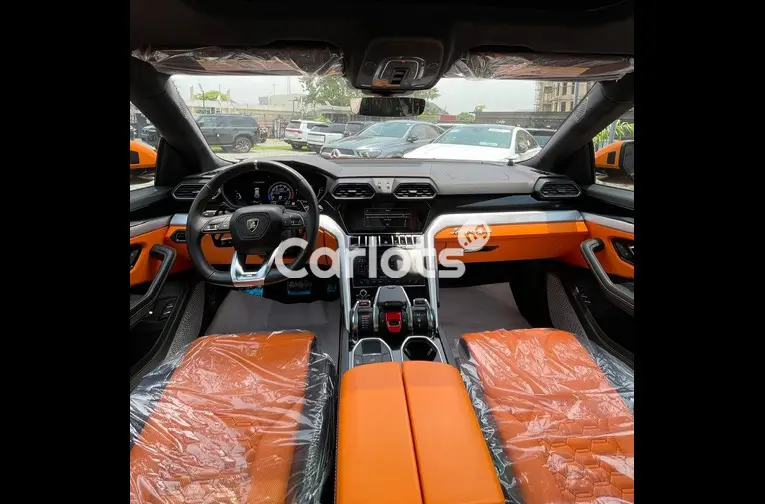 Foreign Used 2021 LAMBORGHINI URUS WITH VIP SEATS for sale in Abuja, FCT - photo 2 of 5