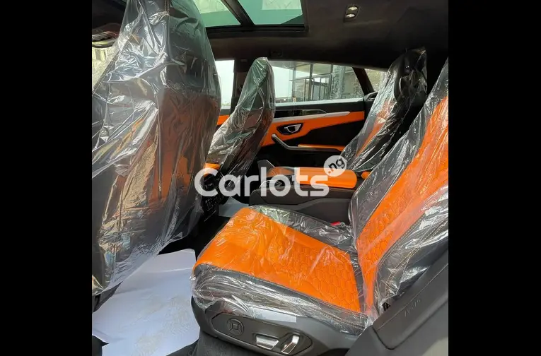 Foreign Used 2021 LAMBORGHINI URUS WITH VIP SEATS for sale in Abuja, FCT - photo 3 of 5