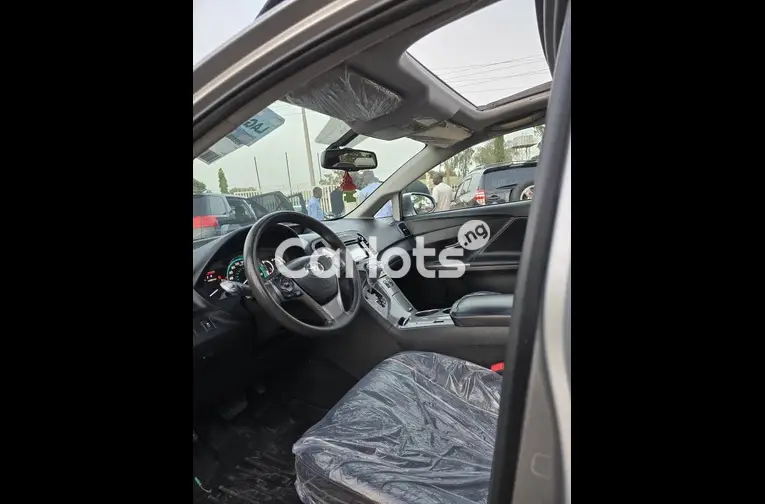 FOREIGN USED 2015 TOYOTA VENZA - 2/5