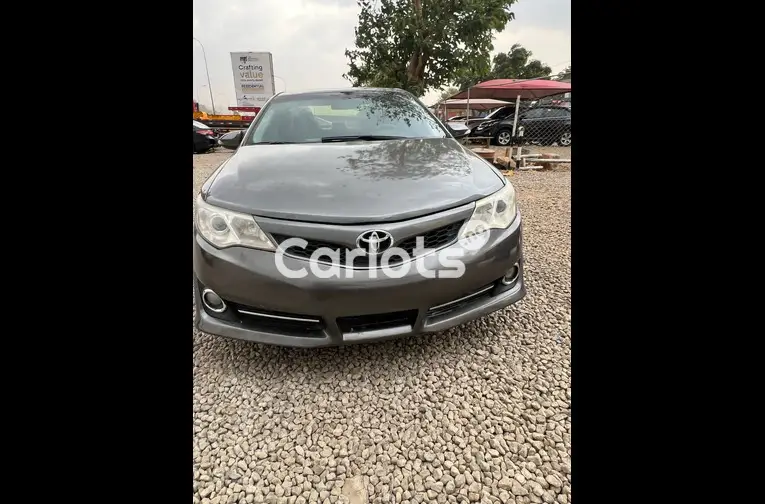 DISTRESS SALE 2013 TOYOTA CAMRY for sale in Abuja