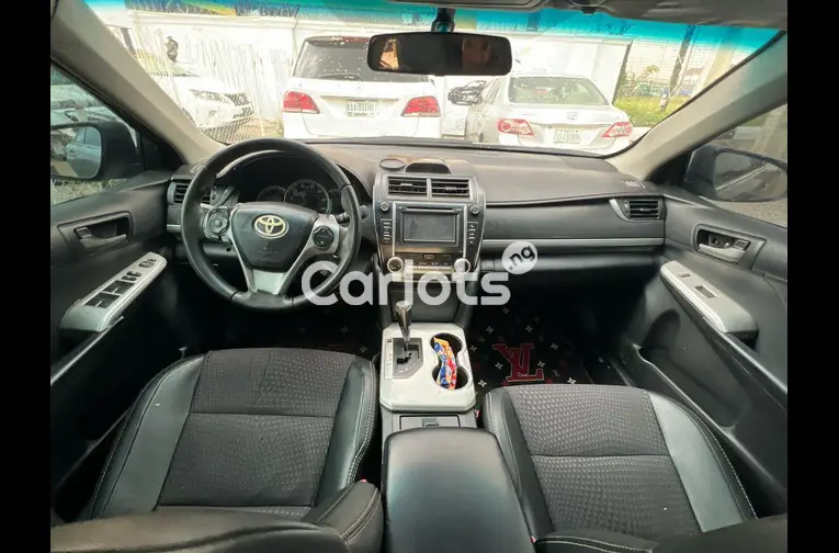 DISTRESS SALE 2013 TOYOTA CAMRY for sale in Abuja, FCT - photo 2 of 5