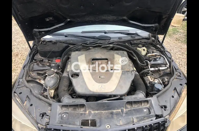 Distress sales 2010 Mercedes Benz C300 for sale in Abuja, FCT - thumbnail 4
