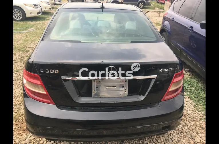 Distress sales 2010 Mercedes Benz C300 for sale in Abuja, FCT - photo 5 of 5