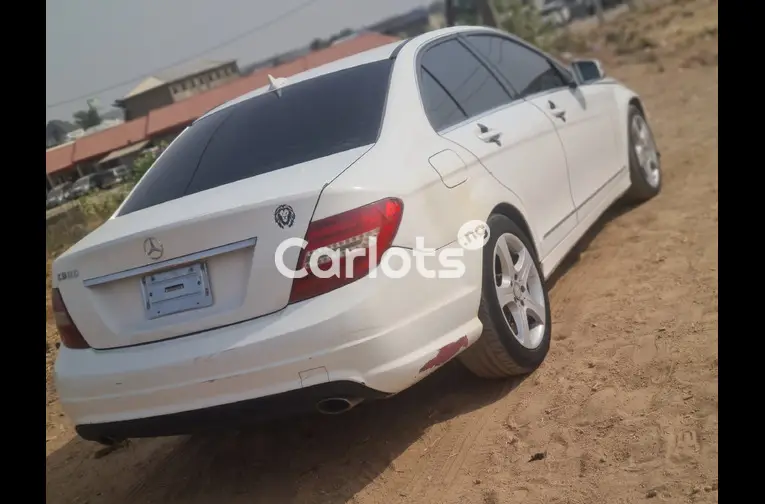 Distress sales 2009 Mercedes Benz C300 for sale in Abuja, FCT - thumbnail 5
