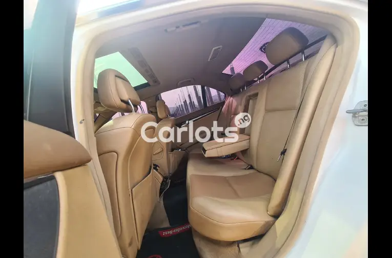 Distress sales 2009 Mercedes Benz C300 for sale in Abuja, FCT - photo 2 of 5