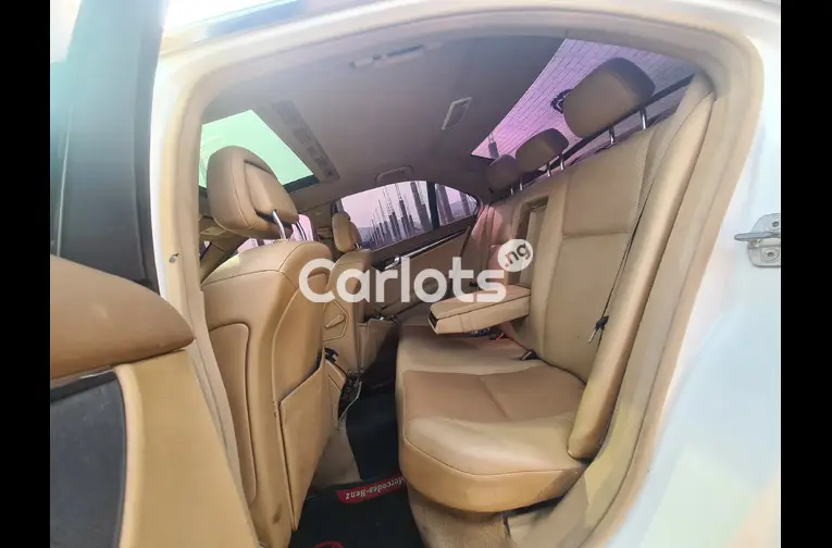 Distress sales 2009 Mercedes Benz C300 for sale in Abuja, FCT - thumbnail 2