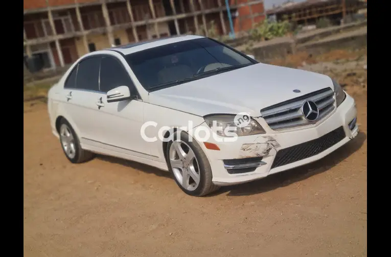 Distress sales 2009 Mercedes Benz C300 for sale in Abuja
