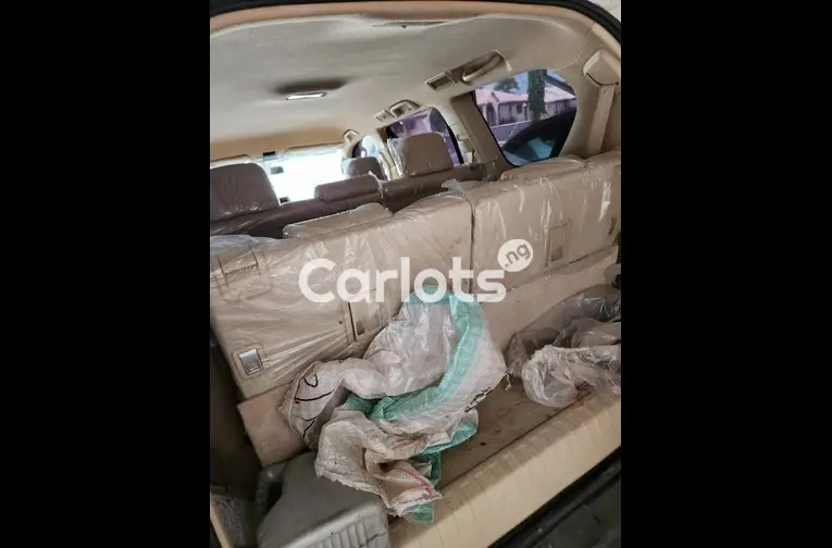 CLEAN USED BELGIUM STANDARD 2017 TOYOTA PRADO for sale in Abuja, FCT - thumbnail 3