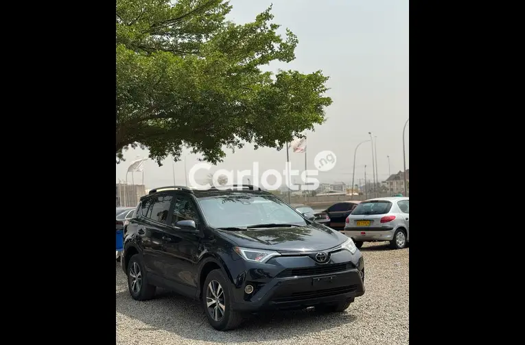 Foreign Used 2018 TOYOTA RAV4 XLE AWD for sale in Abuja, FCT - photo 1 of 5