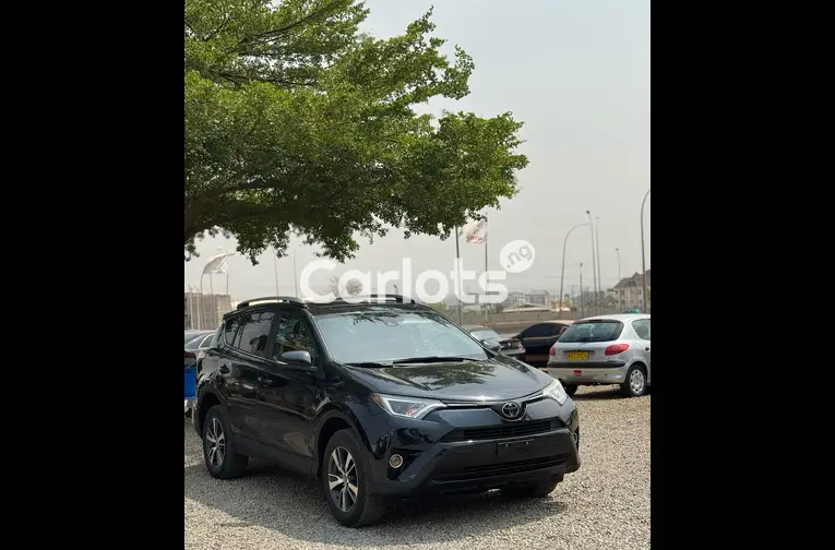 2018 TOYOTA RAV4 XLE AWD - 1/5