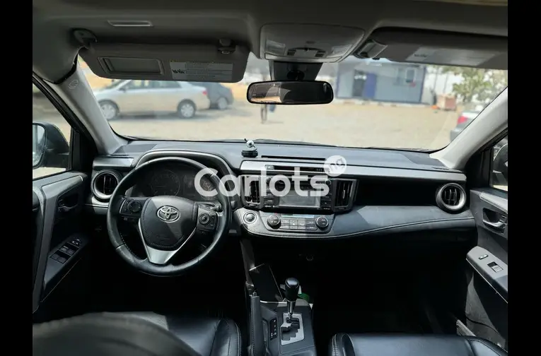 Foreign Used 2018 TOYOTA RAV4 XLE AWD for sale in Abuja, FCT - photo 3 of 5