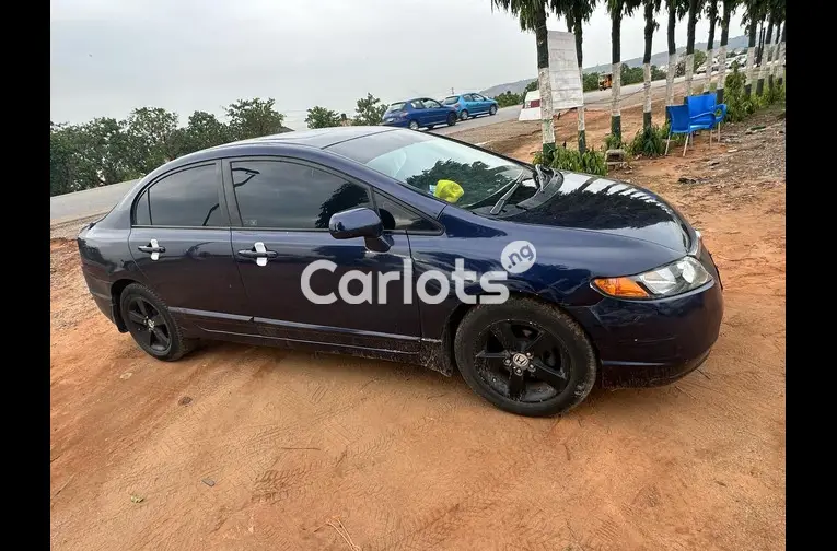 Nigerian Used 2008 HONDA CIVIC for sale in Abuja, FCT - thumbnail 2