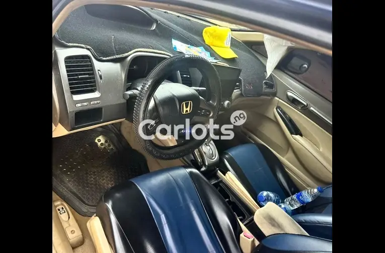 Nigerian Used 2008 HONDA CIVIC for sale in Abuja, FCT - thumbnail 3