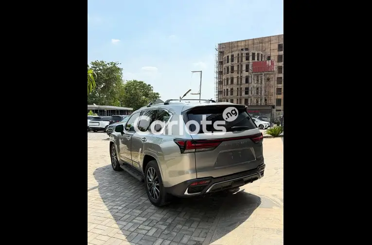 BRAND NEW 2023 LEXUS LX600 for sale in Abuja, FCT - thumbnail 4