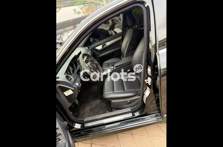 FOREIGN USED 2013 MERCEDES BENZ C300 for sale in Kaduna, Kaduna - photo 2 of 5