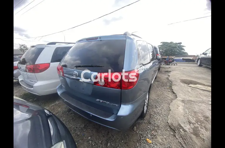 Foreign Used 2006 Toyota Sienna - 4/5