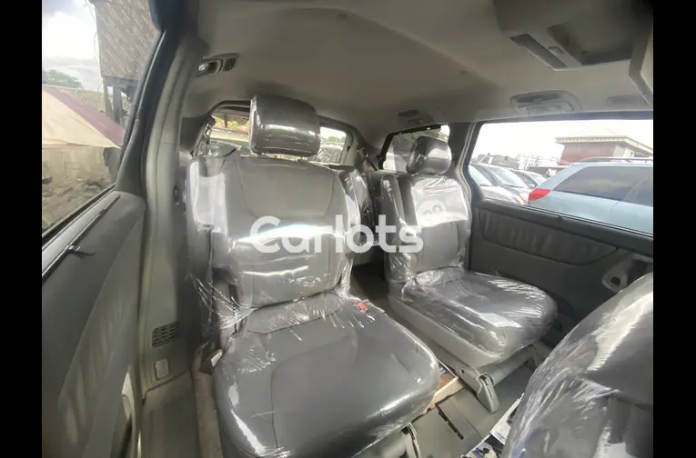Foreign Used 2008 Toyota sienna - 3/5