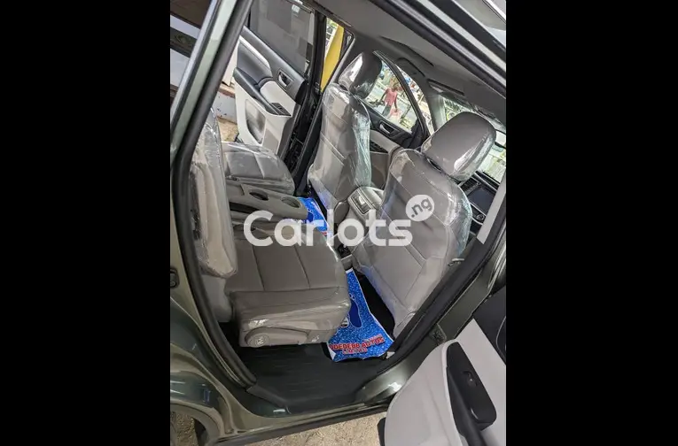2015 Toyota Highlander XLE - 4/5