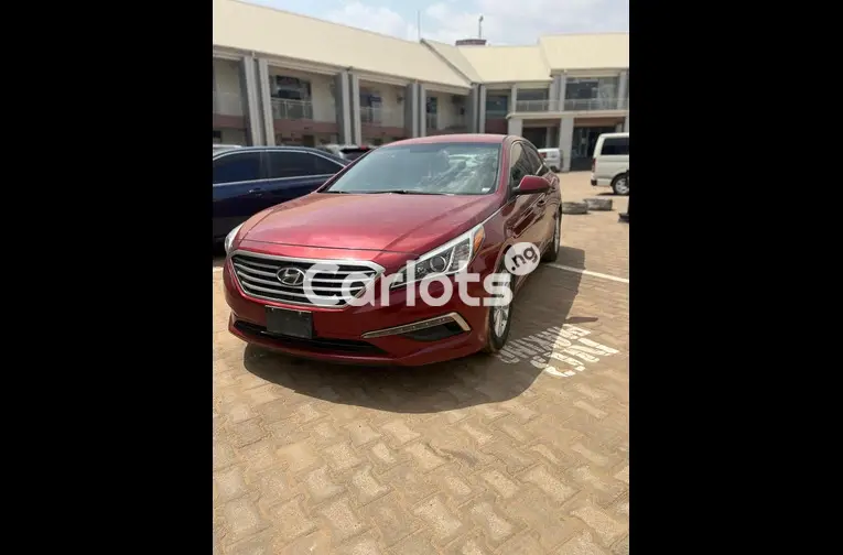 Nigerian Used 2016 HYUNDAI SONATA for sale in Abuja, FCT - thumbnail 2