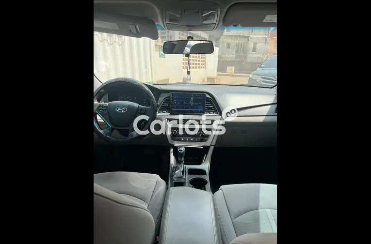 Nigerian Used 2016 HYUNDAI SONATA for sale in Abuja, FCT - thumbnail 3