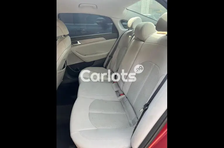 Nigerian Used 2016 HYUNDAI SONATA for sale in Abuja, FCT - photo 4 of 5