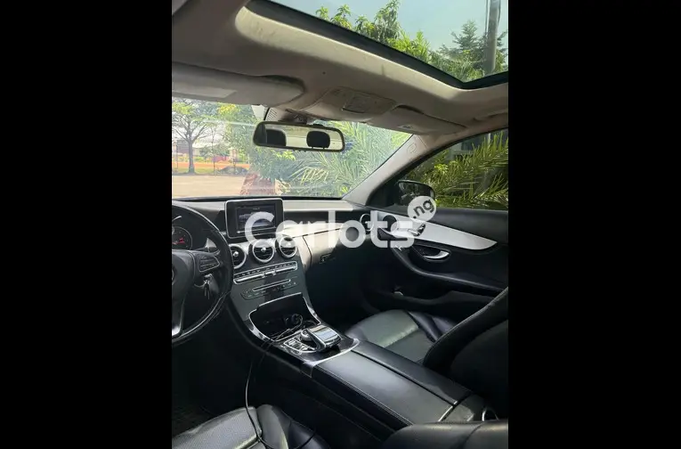 2016 MERCEDES BENZ C300 WITH PANORAMIC ROOF for sale in Abuja, FCT - thumbnail 3