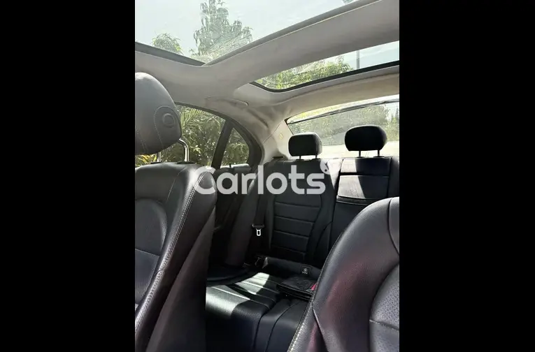 2016 MERCEDES BENZ C300 WITH PANORAMIC ROOF for sale in Abuja, FCT - thumbnail 4