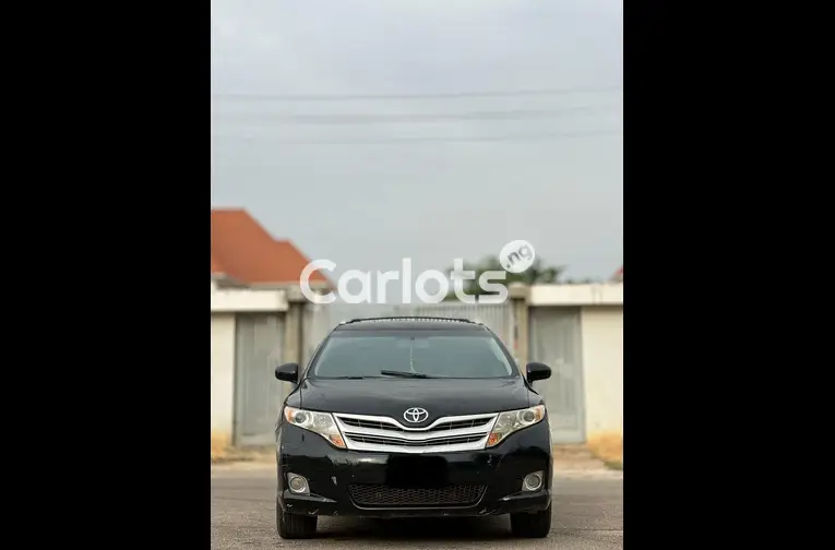 Nigerian Used 2010 KEYLESS TOYOTA VENZA for sale in Abuja, FCT
