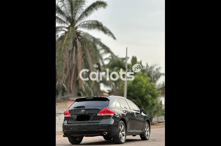 Nigerian Used 2010 KEYLESS TOYOTA VENZA for sale in Abuja, FCT - photo 5 of 5