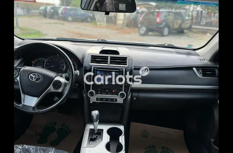 FOREIGN USED 2012 TOYOTA CAMRY SE for sale in Abuja, FCT - thumbnail 3