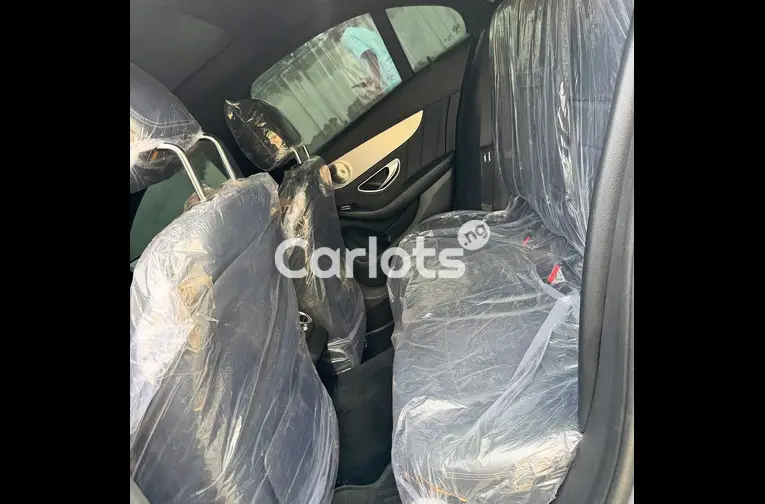 2016 MERCEDES BENZ C300 FULL OPTION for sale in Abuja, FCT - photo 4 of 5