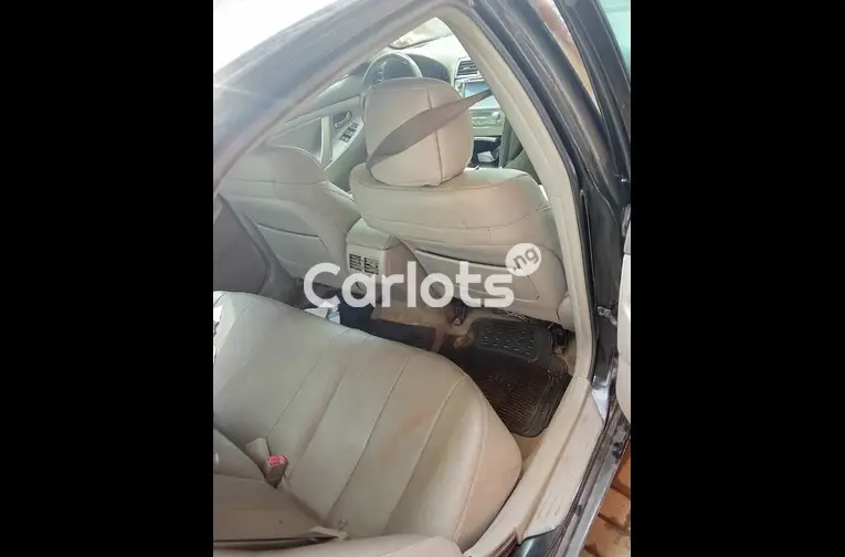 Clean Registered 2010 Toyota Camry Hybrid 4Plugs - 4/5