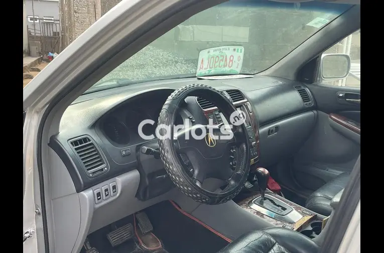 Nigerian Used Super Clean 2005 Acura MDX for sale in Ajah, Lagos - thumbnail 2