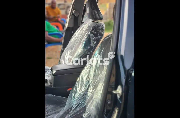 2016 Toyota Camry LE - 4/5