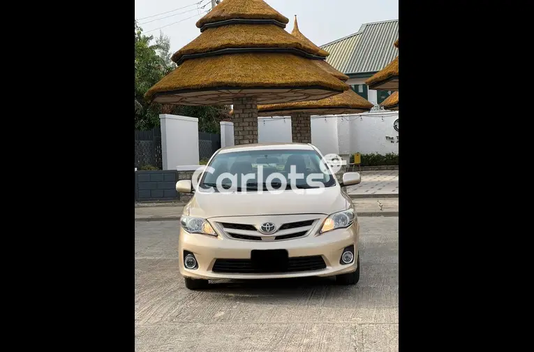 2013 TOYOTA COROLLA LE for sale in Kaduna