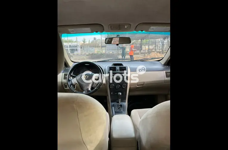 2013 TOYOTA COROLLA LE - 3/5