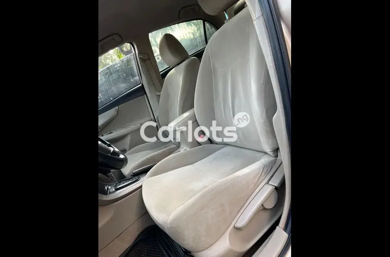 2013 TOYOTA COROLLA LE - 4/5