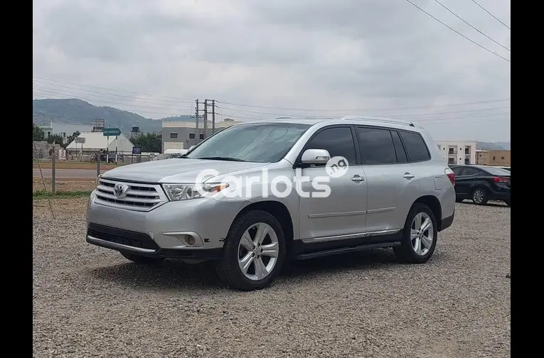 2013 UPGRADED KEYLESS TOYOTA HIGHLANDER for sale in Abuja, FCT - thumbnail 2