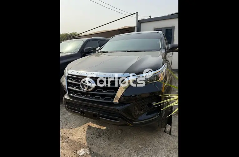 Foreign Used 2016 TOYOTA FORTUNER for sale in Abuja, FCT - photo 1 of 5
