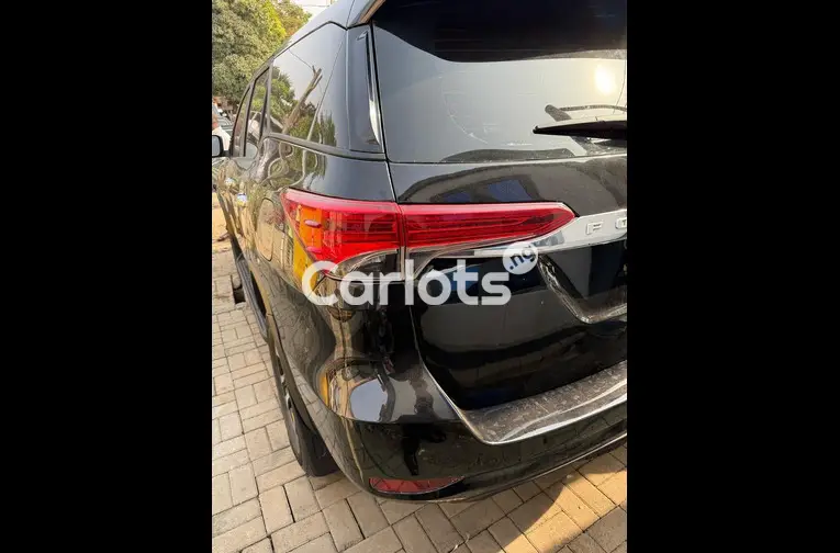 Foreign Used 2016 TOYOTA FORTUNER for sale in Abuja, FCT - thumbnail 5