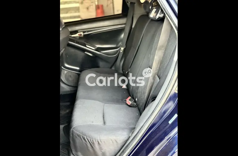 2009 PONTIAC VIBE for sale in Kaduna, Kaduna - thumbnail 4