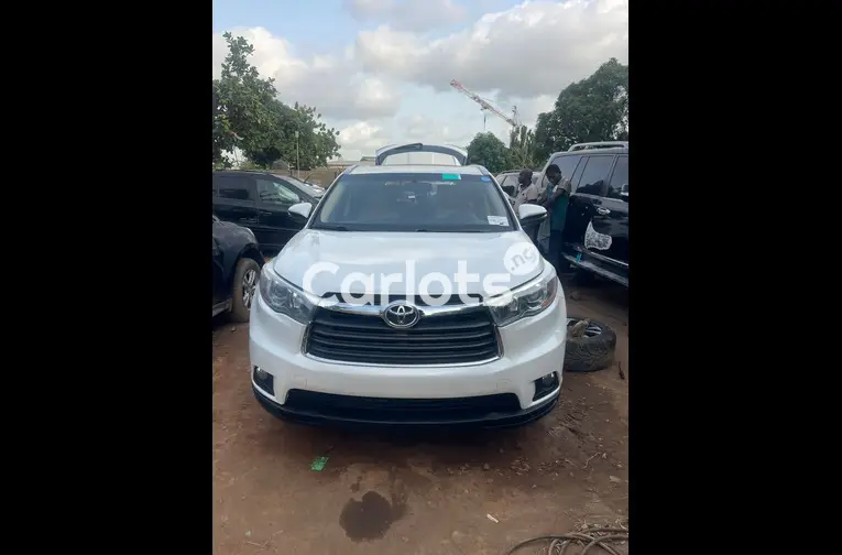 Foreign used 2017 Toyota Highlander - 1/5
