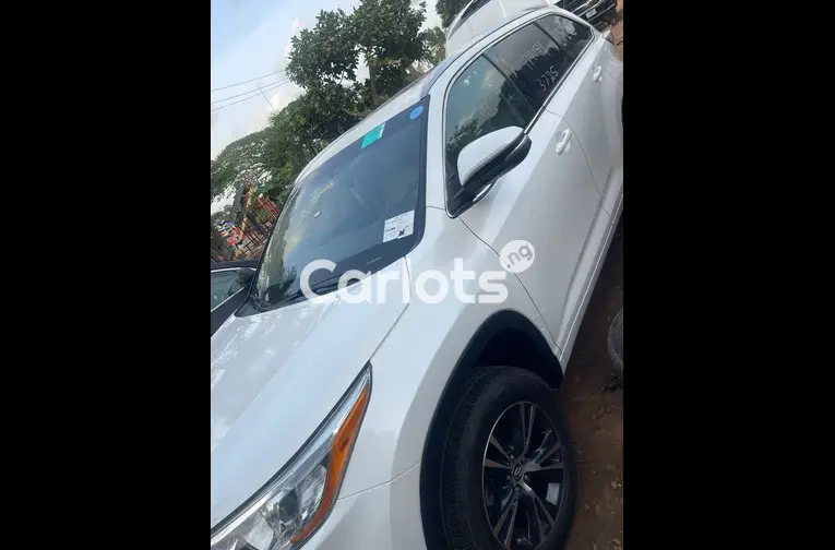 Foreign used 2017 Toyota Highlander - 2/5