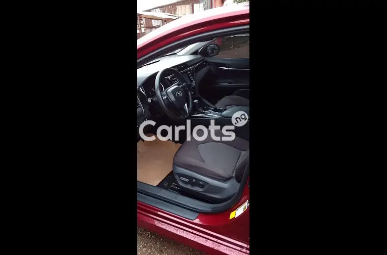 Nigerian Used 2020 Toyota Camry LE for sale in Abuja, FCT - thumbnail 3