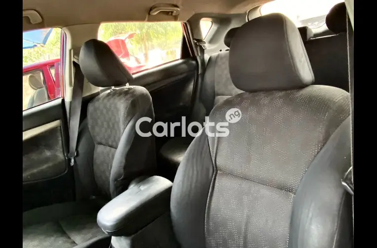 Nigerian Used 2009 PONTIAC VIBE for sale in Kaduna - photo 4 of 5