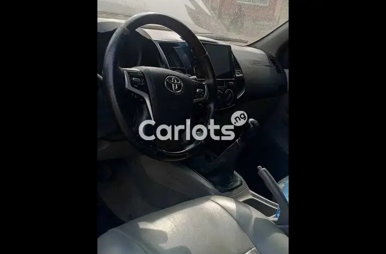 Registered 2010 Toyota Hilux upgraded to 2015 - 2/5