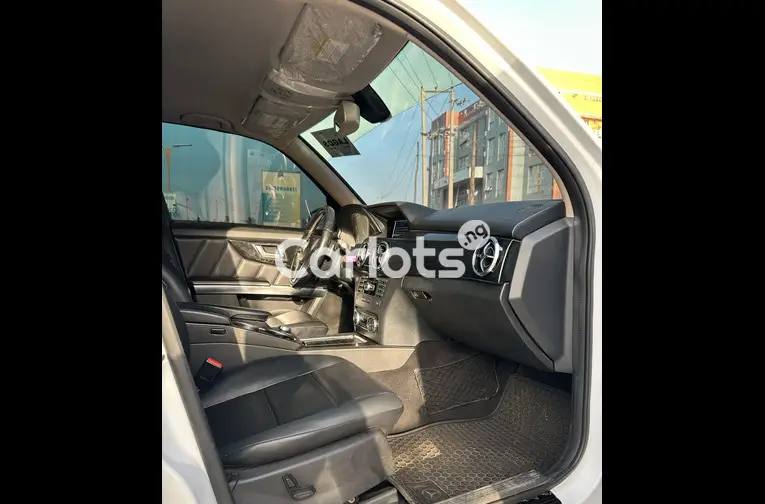 2013 MERCEDES BENZ GLK350 for sale in Abuja, FCT - photo 3 of 5